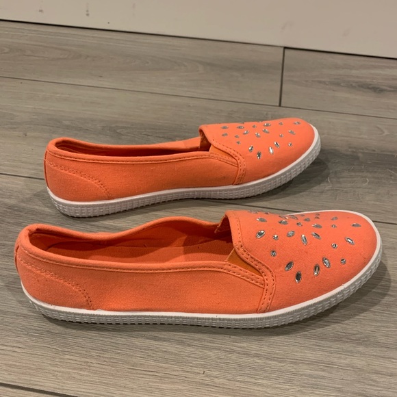 NWOT slip-ons 7 - Picture 3 of 5